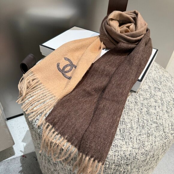Women's Chanel Scarf - Picture 1 of 6